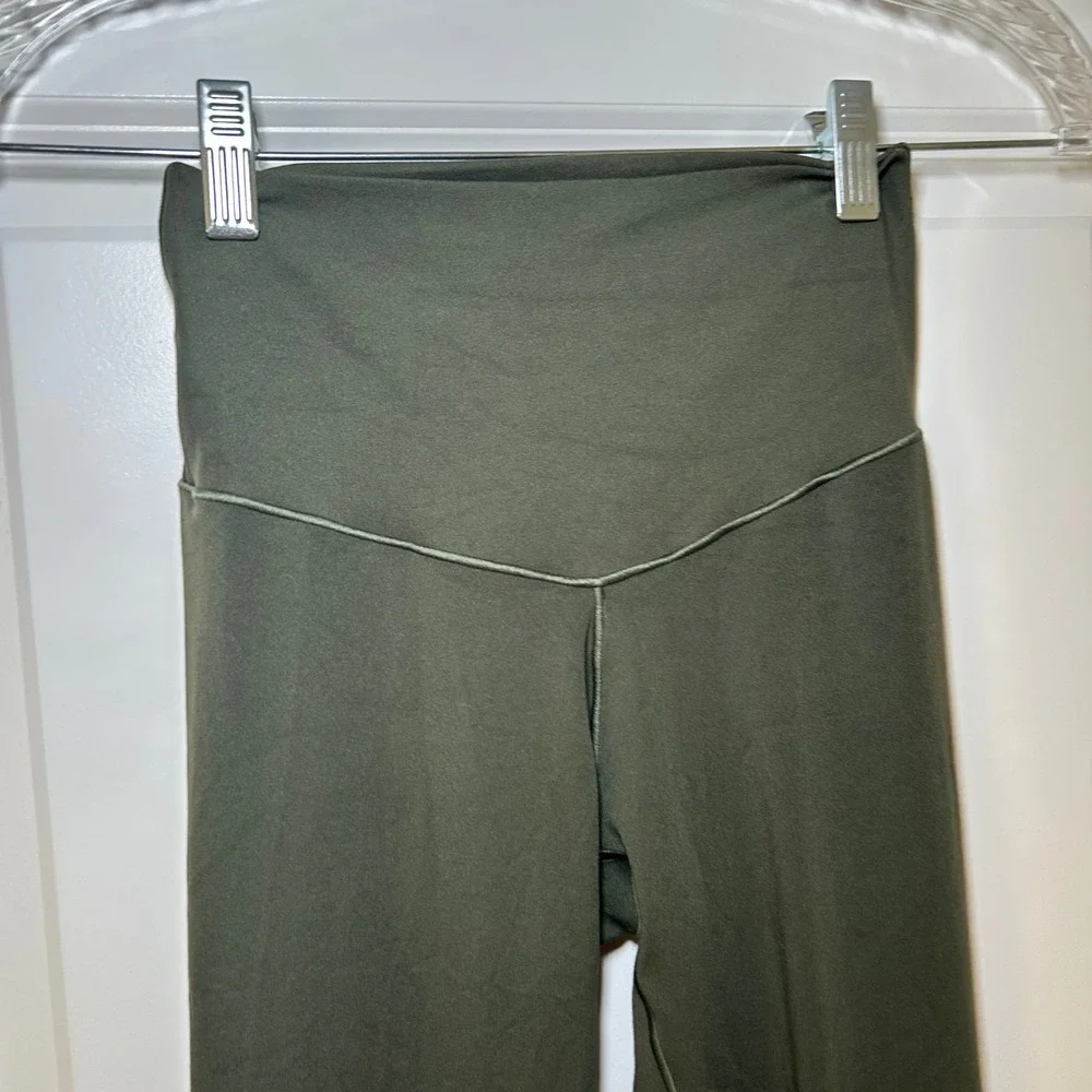 OFFLINE by Aerie Real Me High Rise 7/8 Leggings Olive Green Small workout active